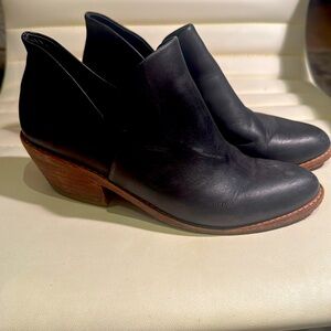 Fortress of Inca “Elise” size 7 black ankle bootie
